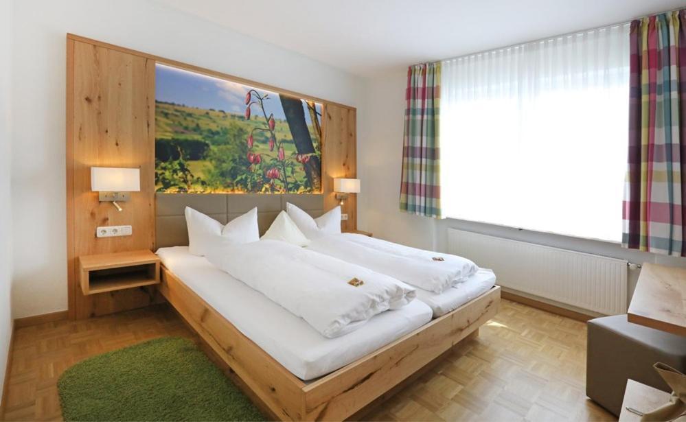 Rhoenchalet Und Tbund *